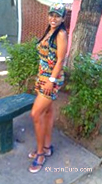 Date this stunning Venezuela girl Natacha from Caracas VE973