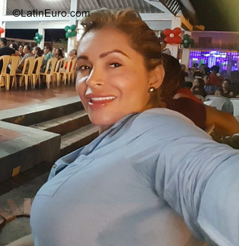 Date this hard body Colombia girl Edri from Cucuta CO22434