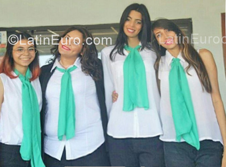 Date this hot Venezuela girl Solangel from Maracaibo VE991