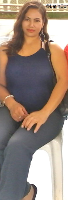 Date this charming Peru girl Nadia from Lima PE1141