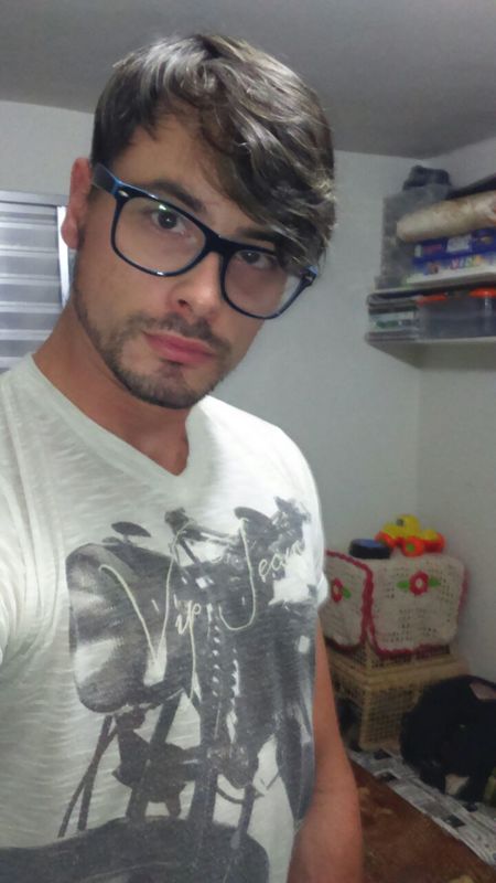 Date this happy Brazil man Thiago from São Paulo BR10315