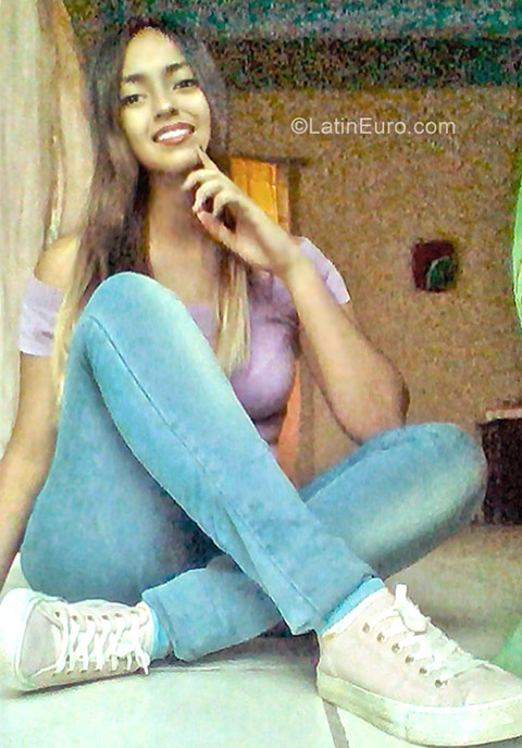 Date this voluptuous Mexico girl Viridiana from Guadalajara MX1527