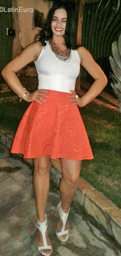 Date this passionate Brazil girl Alessandra from Belo Horizonte BR10325
