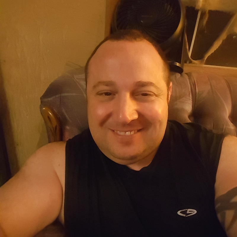 Date this charming United States man Tom from Chicago US18754