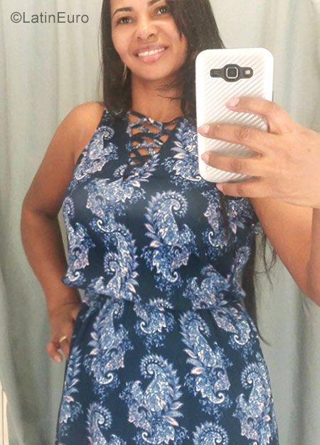 Date this hot Brazil girl Cassia from Vitoria BR10329