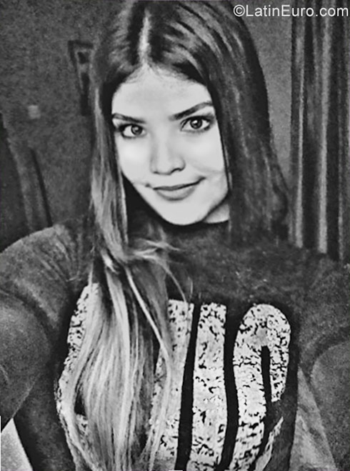 Date this voluptuous Venezuela girl Alexandra from Maracay VE1031