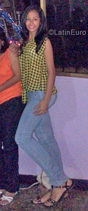 Date this happy Venezuela girl Marissa from Caracas VE1032