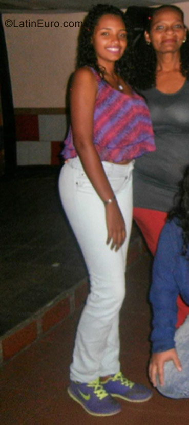 Date this stunning Venezuela girl Norle from Valencia VE1044