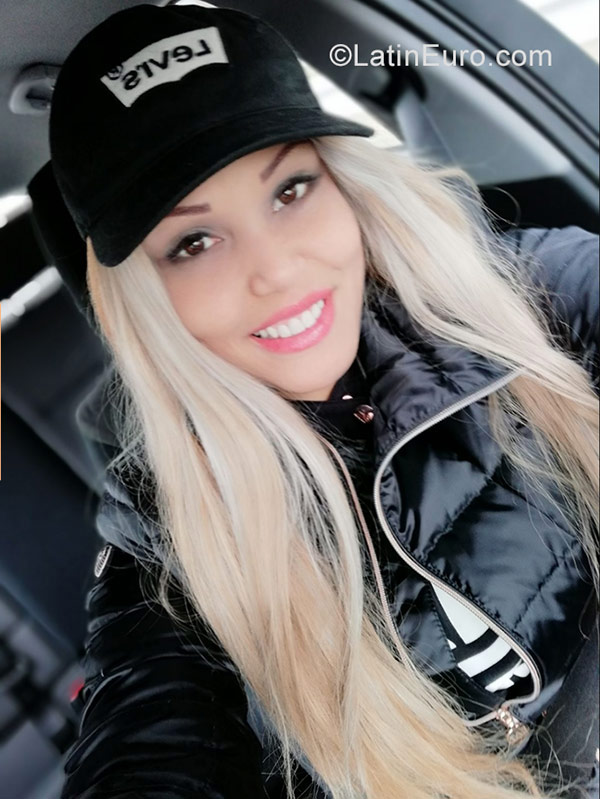 Date this athletic Italy girl Dayana from Varese IT297