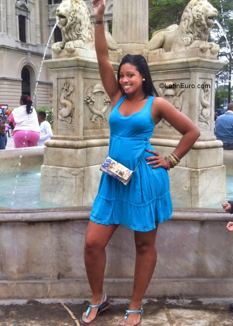 Date this gorgeous Cuba girl Doris from Havana CU147