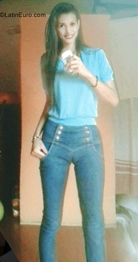 Date this fun Venezuela girl Gitani from Guanare VE1051
