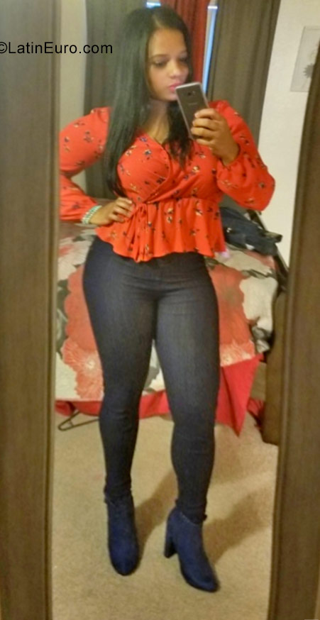 Date this good-looking United States girl Luisa from San jose US20767