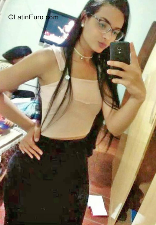 Date this happy Brazil girl Brenda from Sao Paulo BR10368