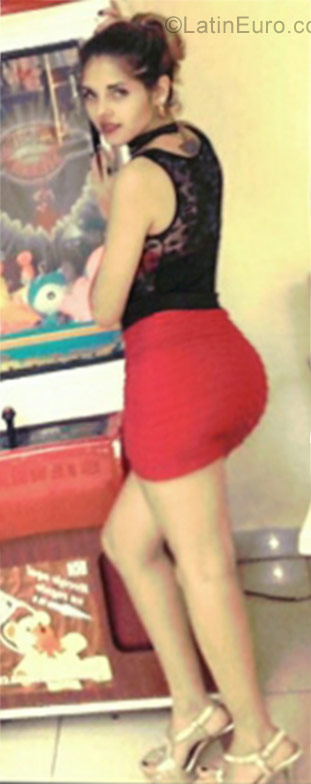 Date this lovely Cuba girl Liliana from Havana CU175
