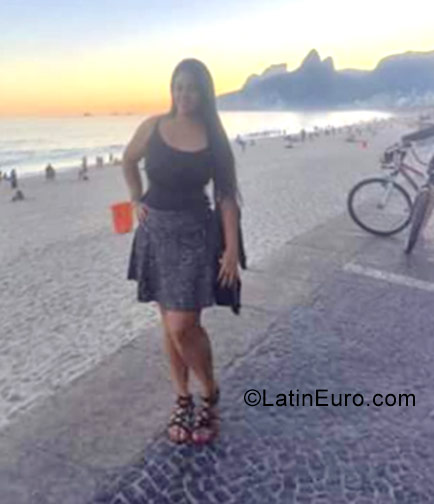 Date this charming Brazil girl Thais from Rio de Janeiro BR10668