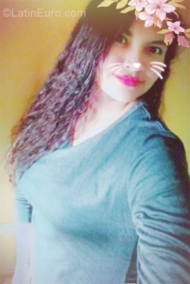 Date this cute Peru girl Raquel from Lima PE1177