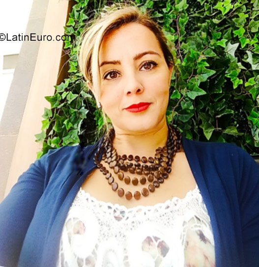 Date this exotic United States girl Miss Marie Mendes from Philadelphia US20527