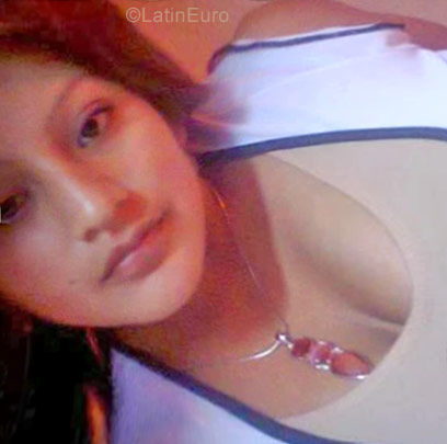 Date this gorgeous Peru girl Dina from Huancayo PE1182