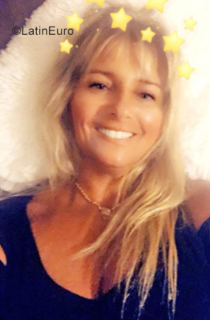 Date this gorgeous United States girl Betina from Jackson Twn US18913