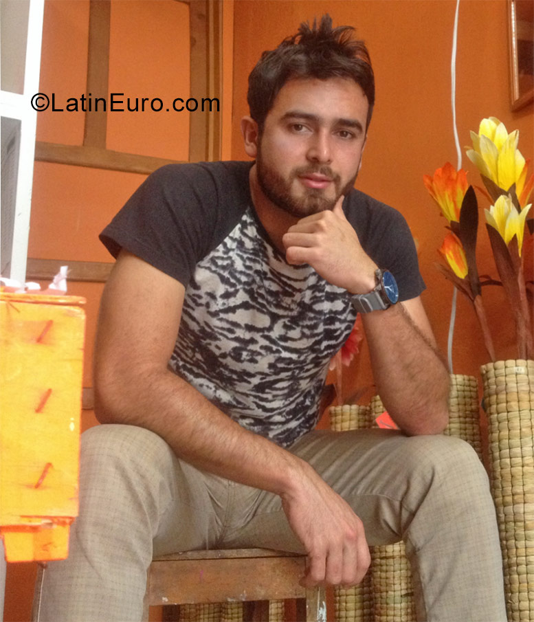 Date this cute Colombia man Einar from Bogota CO23022