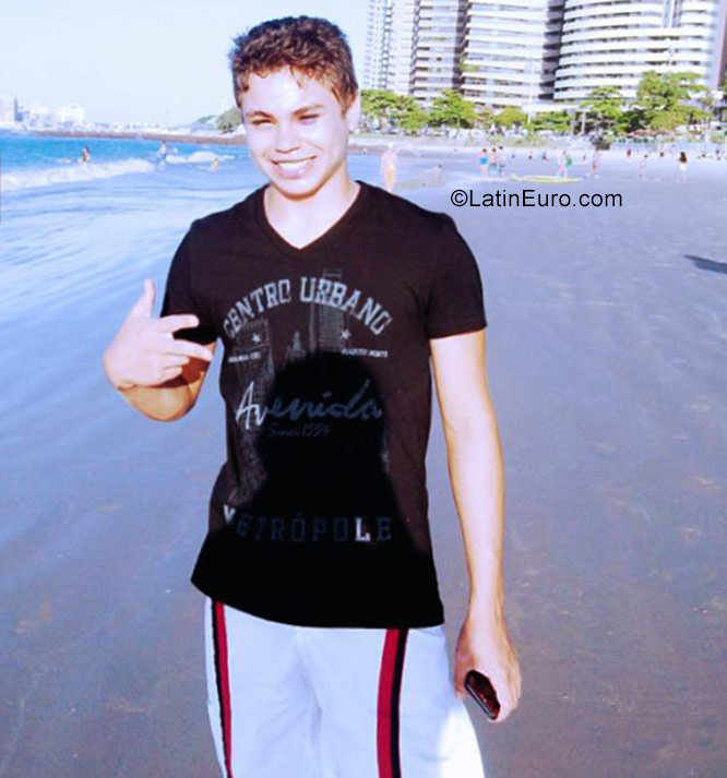 Date this good-looking Venezuela man Cesar from Maracaibo VE1251