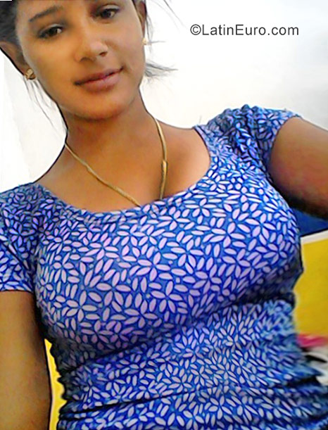 Date this stunning Dominican Republic girl Eva marina from Punta Cana DO31223