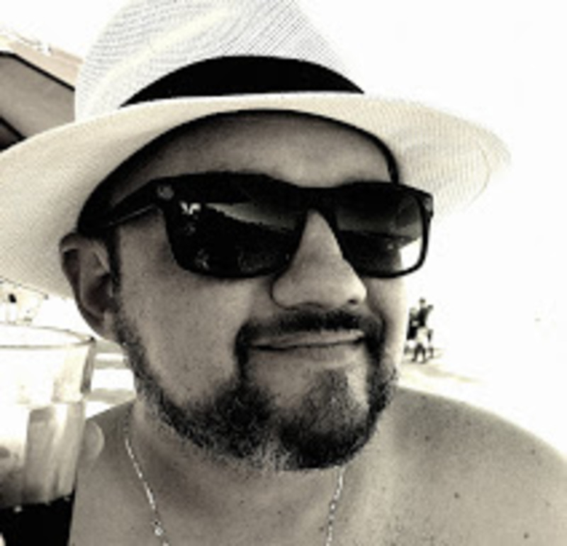 Date this stunning Brazil man Fernando from Brasilia BR10420