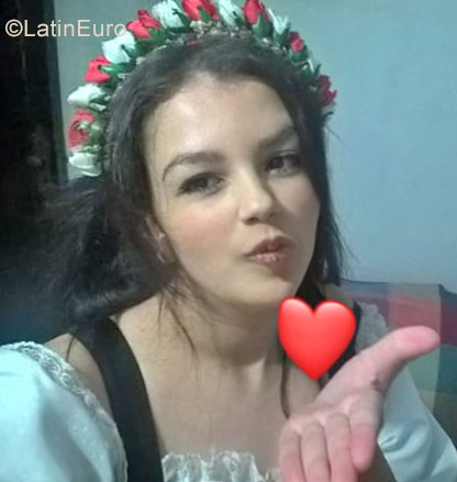 Date this funny Brazil girl Karinia from Curitiba BR10475