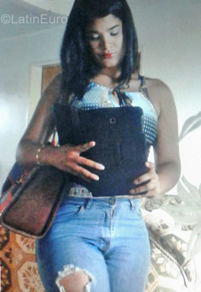 Date this voluptuous Venezuela girl Dulgia from ciudad guayana VE1408