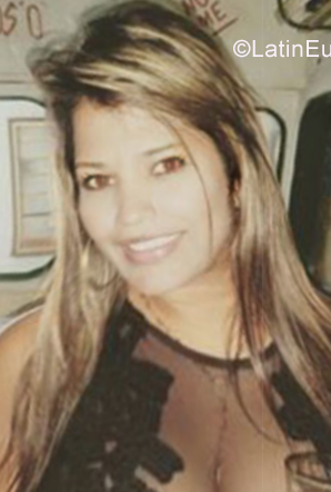 Date this tall Venezuela girl Yanesita from Maracaibo VE1418