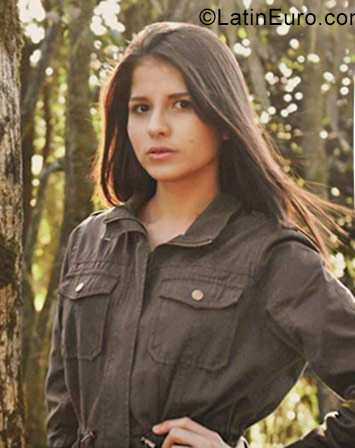 Date this beautiful Costa Rica girl Yari from Fortuna CR353