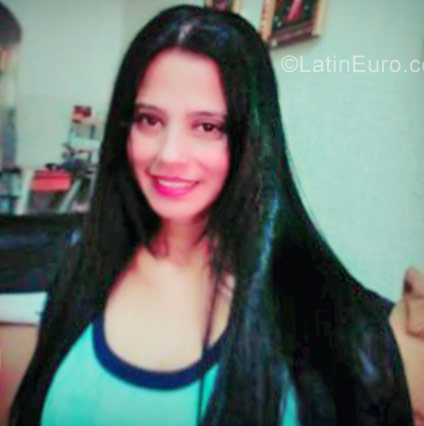 Date this charming Venezuela girl Yolymar from Cabimas VE1505