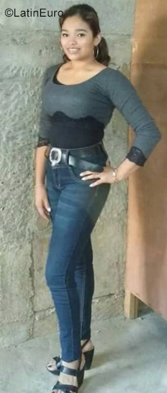 Date this tall Nicaragua girl Gizel from Managua NI207