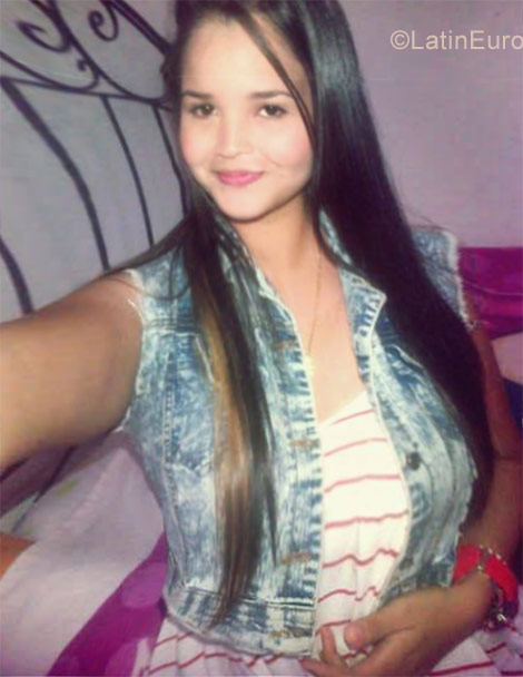 Date this tall Venezuela girl Ana Paula from Cabimas VE1513