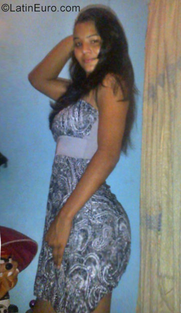 Date this stunning Venezuela girl Yuli from Puerto Cabello VE1525