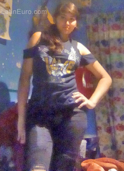 Date this gorgeous Mexico girl Malinani from Mexico City MX1575