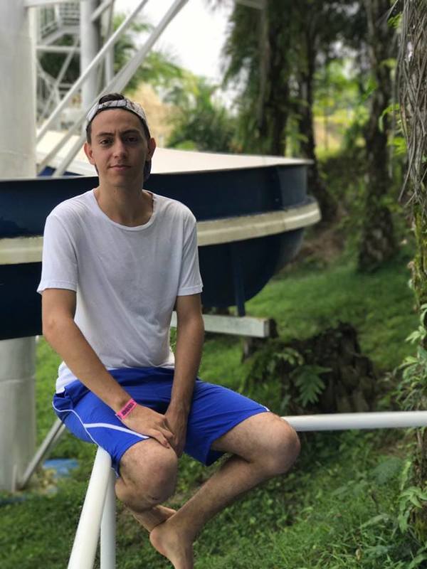 Date this voluptuous Colombia man Kevin from Medellin CO23724