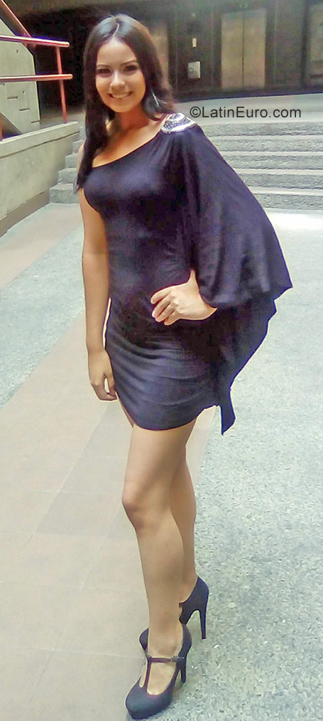 Date this beautiful Venezuela girl Micaella from Caracas VE1553