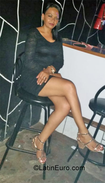 Date this attractive Honduras girl Rosa from Trujillo HN2494