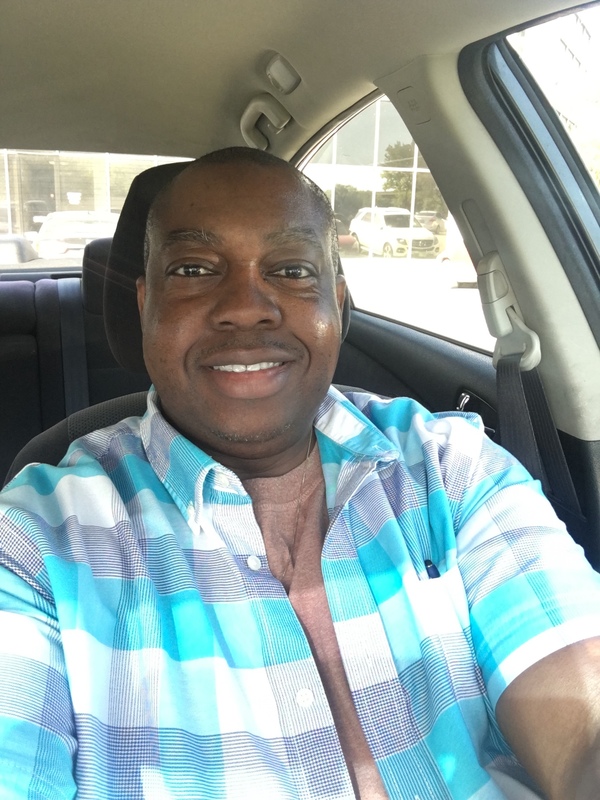 Date this voluptuous United States man Derrick from Dallas US19274