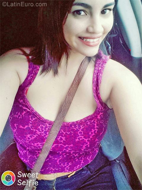 Date this funny Honduras girl Lizeth from La Ceiba HN2496