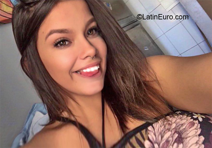 Date this beautiful Brazil girl Amanda from Rio de Janeiro BR10559
