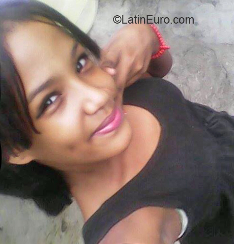 Date this lovely Dominican Republic girl Angie from San Francisco de Macoris DO32528