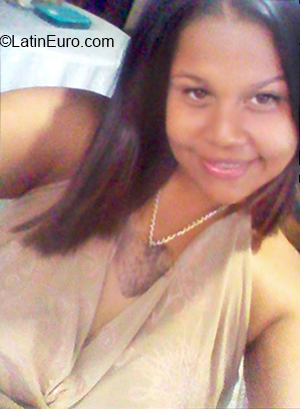 Date this funny Venezuela girl Alexandra from Caracas VE1643