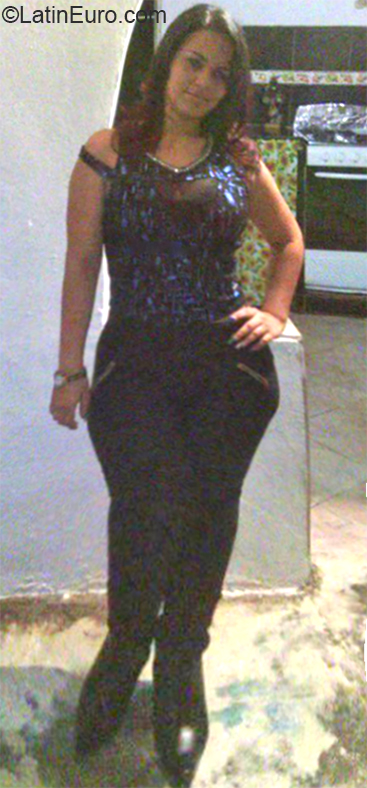 Date this passionate Venezuela girl Ariacnia from Valencia VE1669