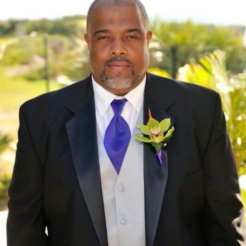 Date this sultry Bermuda man Nclm from Warwick BM38