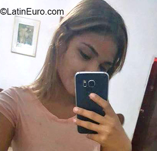 Date this attractive Venezuela girl Rebat from Maracaibo VE1708
