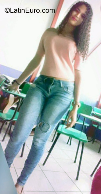 Date this hard body Honduras girl Jennifer from tocoa HN2519