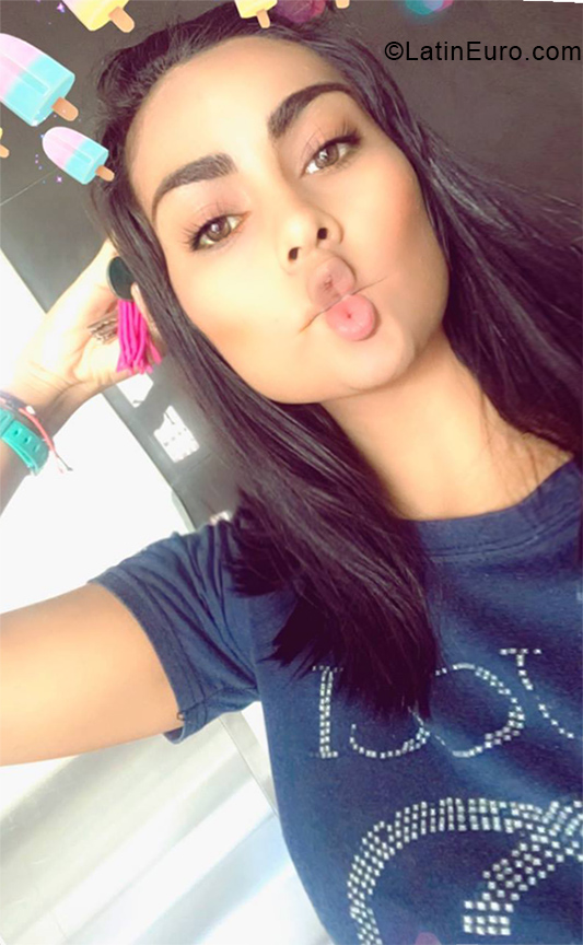 Date this exotic Venezuela girl Magilet from Puerto Ordaz VE1791