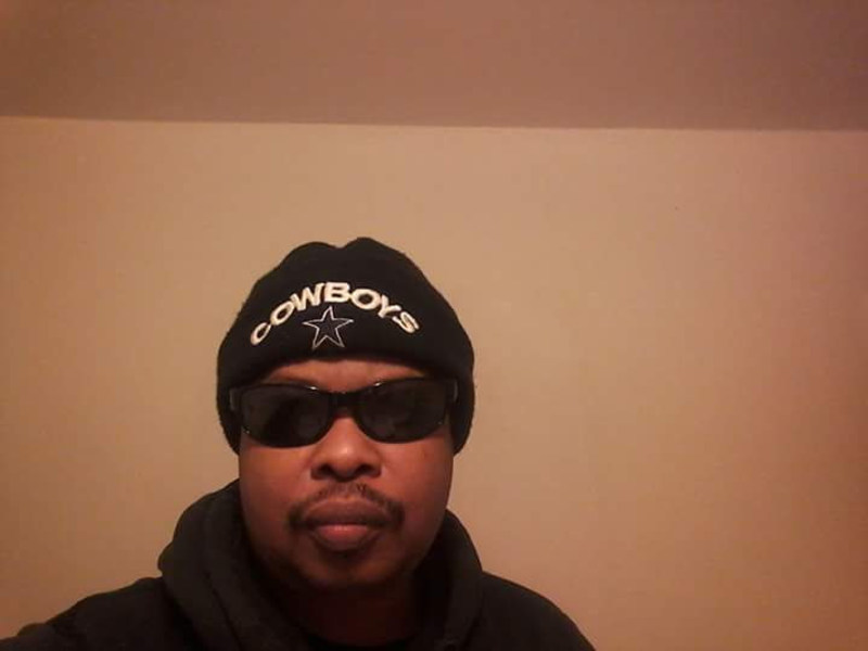 Date this exotic United States man Sixx from Woodbridge US19441